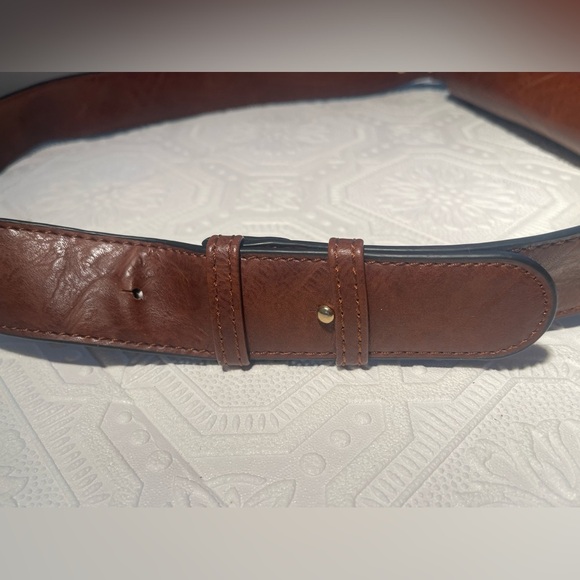 NWT Brown Isabelle Vegan Leather Adjustable Strap Shoulder Bag - Picture 5 of 11